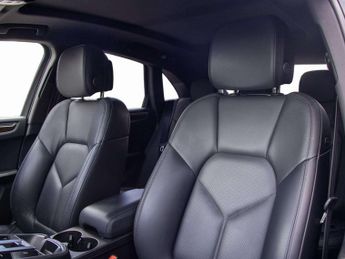 Porsche Macan Estate 