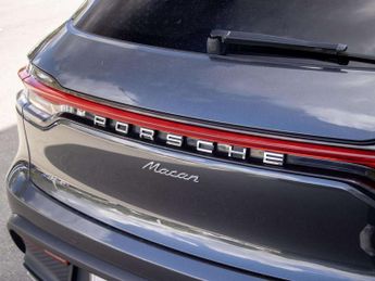 Porsche Macan Estate 