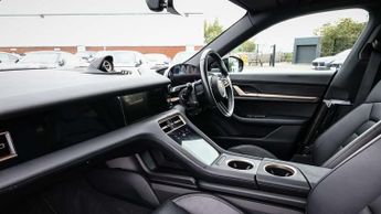 Porsche Taycan 