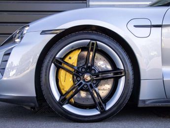 Porsche Taycan 