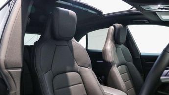 Porsche Macan Electric 