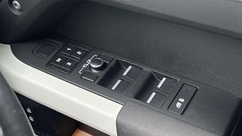 Land Rover Defender XS Edition