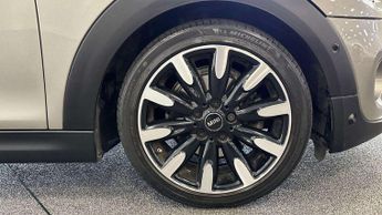 MINI Hatchback Cooper Exclusive