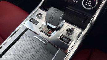 Jaguar XF R-Dynamic SE Black