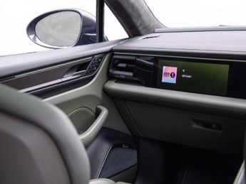 Porsche Macan Electric Estate 