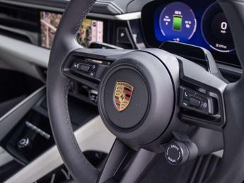 Porsche Macan Electric Estate 