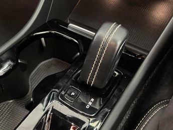 Volvo Xc40 R DESIGN
