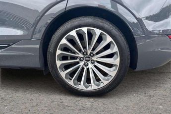 Audi Q8 S Line