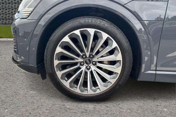 Audi Q8 S Line