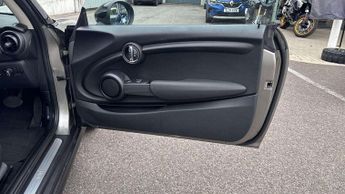 MINI Hatchback Cooper