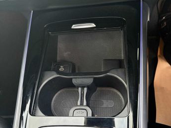 Mercedes-Benz EQB AMG Line Executive
