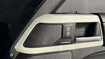 Land Rover Defender X-Dynamic S