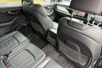 Audi Q7 Black Edition