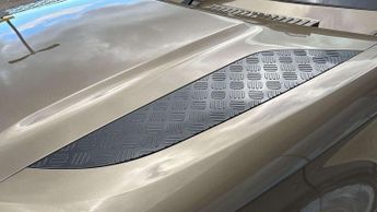 Land Rover Defender XS Edition