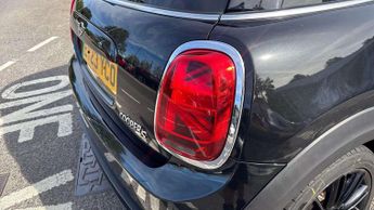 MINI Hatchback Cooper S Level 2
