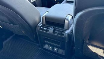 Land Rover Defender X-Dynamic SE