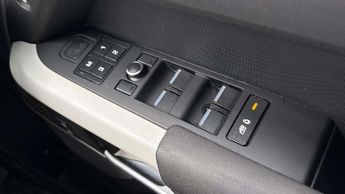 Land Rover Defender SE