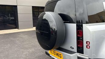 Land Rover Defender SE