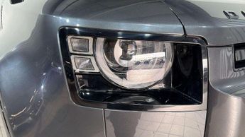 Land Rover Defender X-Dynamic SE