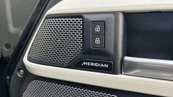 Land Rover Defender X-Dynamic SE
