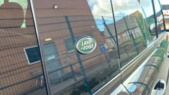 Land Rover Defender X-Dynamic SE