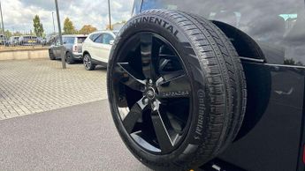 Land Rover Defender X-Dynamic SE
