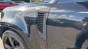 Land Rover Defender X-Dynamic SE