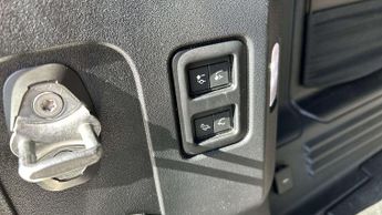 Land Rover Defender X-Dynamic SE