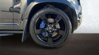 Land Rover Defender X-Dynamic SE