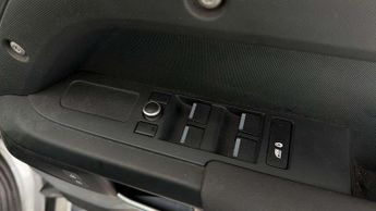 Land Rover Defender S