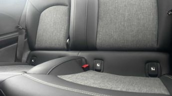 MINI Hatchback Cooper S Level 2