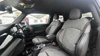 MINI Hatchback Cooper S Level 2