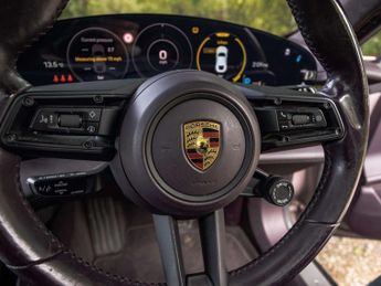 Porsche Taycan 