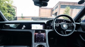 Porsche Taycan 