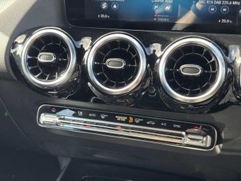 Mercedes-Benz GLA Sport