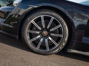 Porsche Taycan 