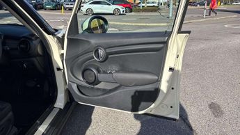 MINI Hatchback Cooper