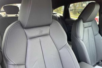 Audi Q4 Black Edition