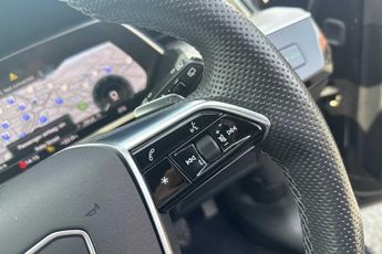 Audi E-Tron Black Edition