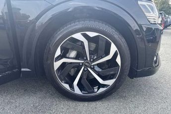 Audi E-Tron Black Edition