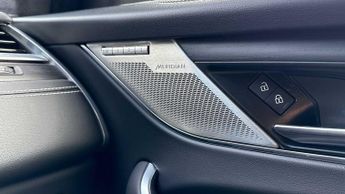 Jaguar F-PACE R-Dynamic HSE Black