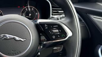 Jaguar F-PACE R-Dynamic HSE Black