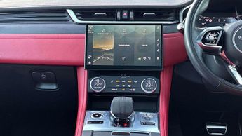 Jaguar F-PACE R-Dynamic Black