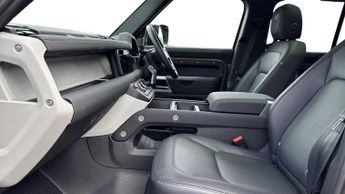 Land Rover Defender X-Dynamic SE