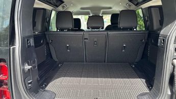 Land Rover Defender SE