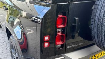 Land Rover Defender X-Dynamic SE