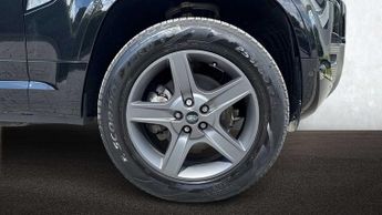 Land Rover Defender X-Dynamic SE