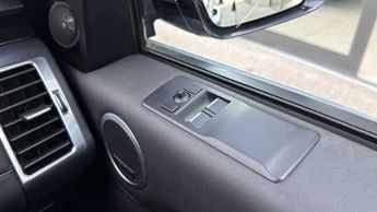 Land Rover Discovery Diesel SE Commercial