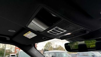 Land Rover Discovery R-Dynamic SE