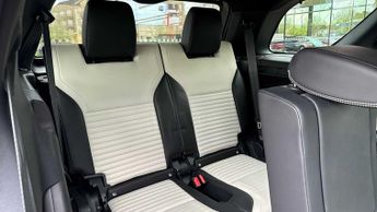 Land Rover Discovery R-Dynamic SE